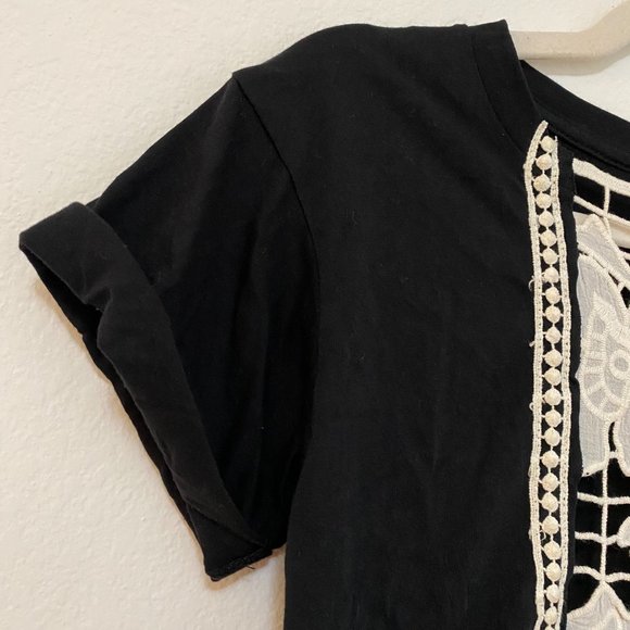 Emma & Sam lace crop tee - Picture 3 of 3